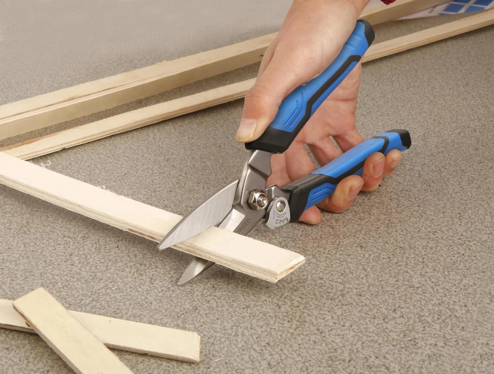 Kobalt 3-in Serrated Molded Grip Heavy Duty Scissors 6 Kobalt 3-in Serrated Molded Grip Heavy Duty Scissors - Image 6