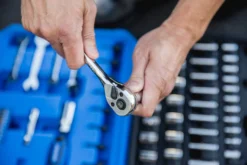 Kobalt Mechanics Tool Sets 129-Piece Standard (SAE) and Metric Combination Polished Chrome Mechanics Tool Set (1/4-in; 3/8-in) -Daily Home Tools Hub 09960262 scaled