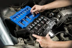 Kobalt Mechanics Tool Sets 30-Piece Standard (SAE) and Metric Combination Polished Chrome Mechanics Tool Set (3/8-in) -Daily Home Tools Hub 11294854 scaled