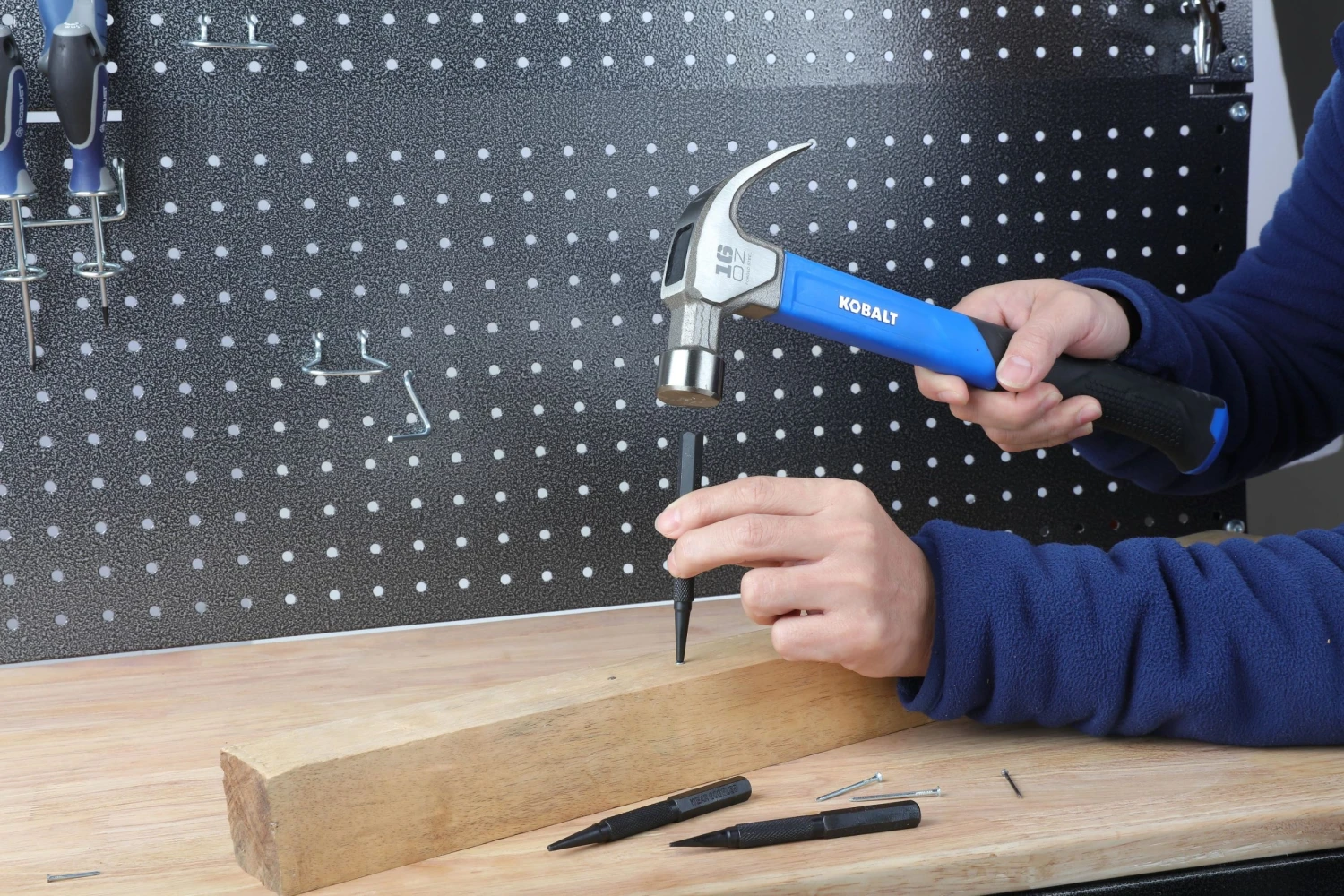 Kobalt Hammers 16-oz Smoothed Face Steel Head Fiberglass Claw Hammer 12 Kobalt Hammers 16-oz Smoothed Face Steel Head Fiberglass Claw Hammer - Image 12