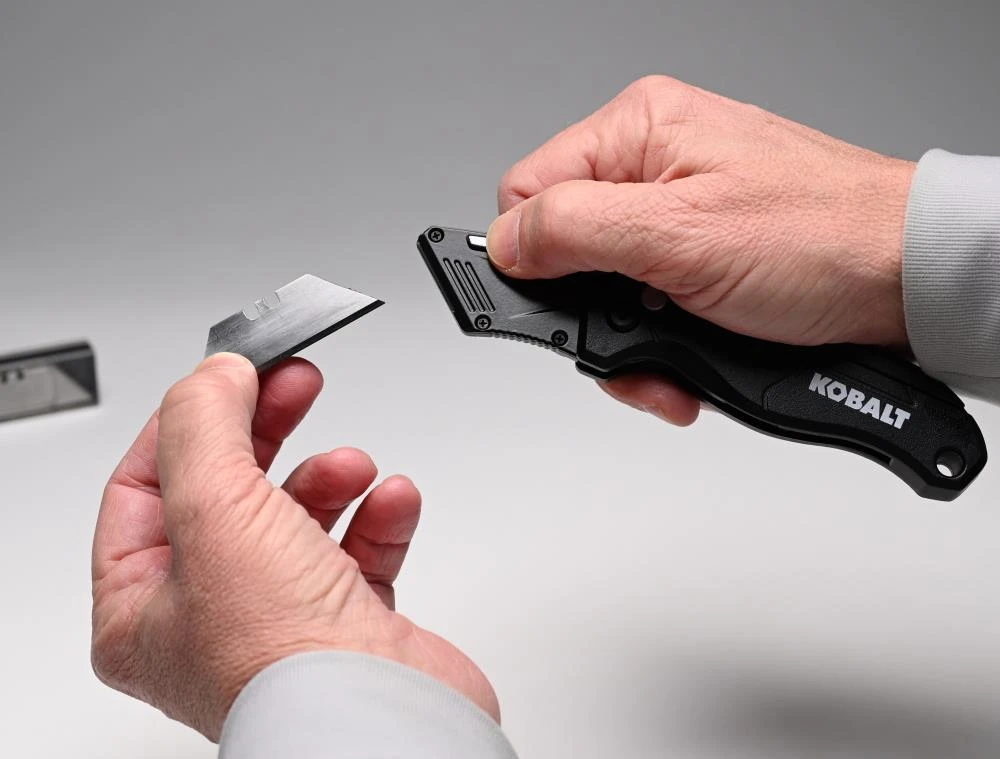 Kobalt Utility Knives Speed Release 10-Blade Folding Utility Knife with On Tool Blade Storage 7 Kobalt Utility Knives Speed Release 10-Blade Folding Utility Knife with On Tool Blade Storage - Image 7