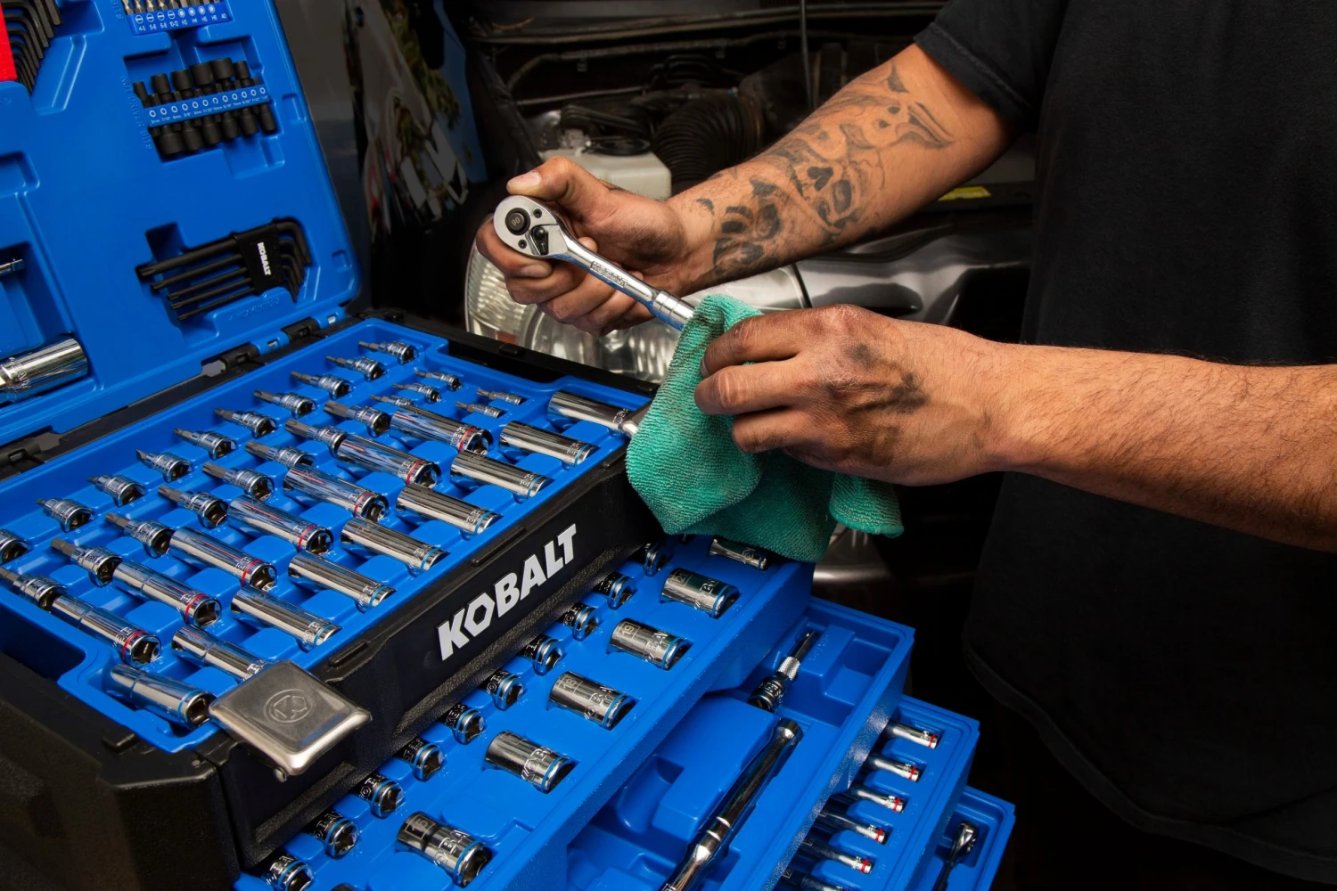 Kobalt Mechanics Tool Sets 250-Piece Standard (SAE) and Metric Combination Polished Chrome Mechanics Tool Set (1/4-in; 3/8-in) 11 Kobalt Mechanics Tool Sets 250-Piece Standard (SAE) and Metric Combination Polished Chrome Mechanics Tool Set (1/4-in; 3/8-in) - Image 11