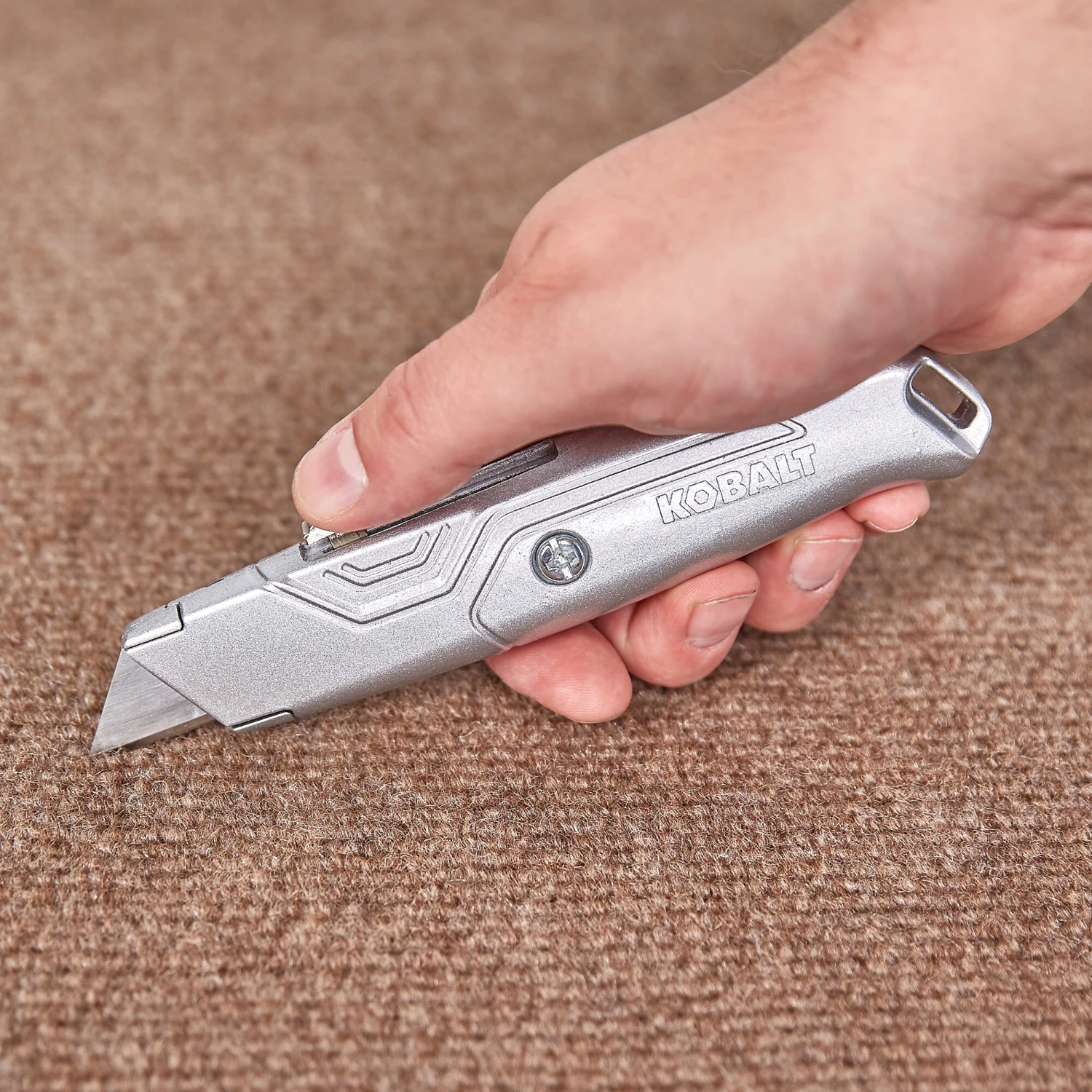 Kobalt Utility Knives Kobalt 2pk retractable utility knife 18mm 6-Blade Retractable Utility Knife with On Tool Blade Storage 4 Kobalt Utility Knives Kobalt 2pk retractable utility knife 18mm 6-Blade Retractable Utility Knife with On Tool Blade Storage - Image 4