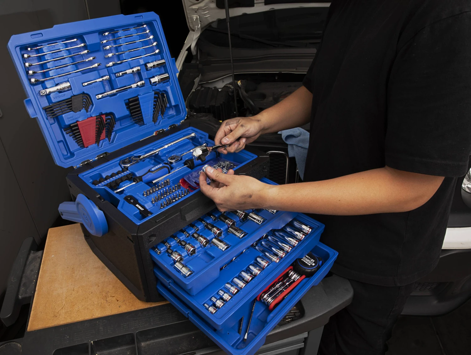 Kobalt Mechanics Tool Sets 243-Piece Standard (SAE) and Metric Combination Polished Chrome Mechanics Tool Set (1/4-in; 3/8-in) 13 Kobalt Mechanics Tool Sets 243-Piece Standard (SAE) and Metric Combination Polished Chrome Mechanics Tool Set (1/4-in; 3/8-in) - Image 13