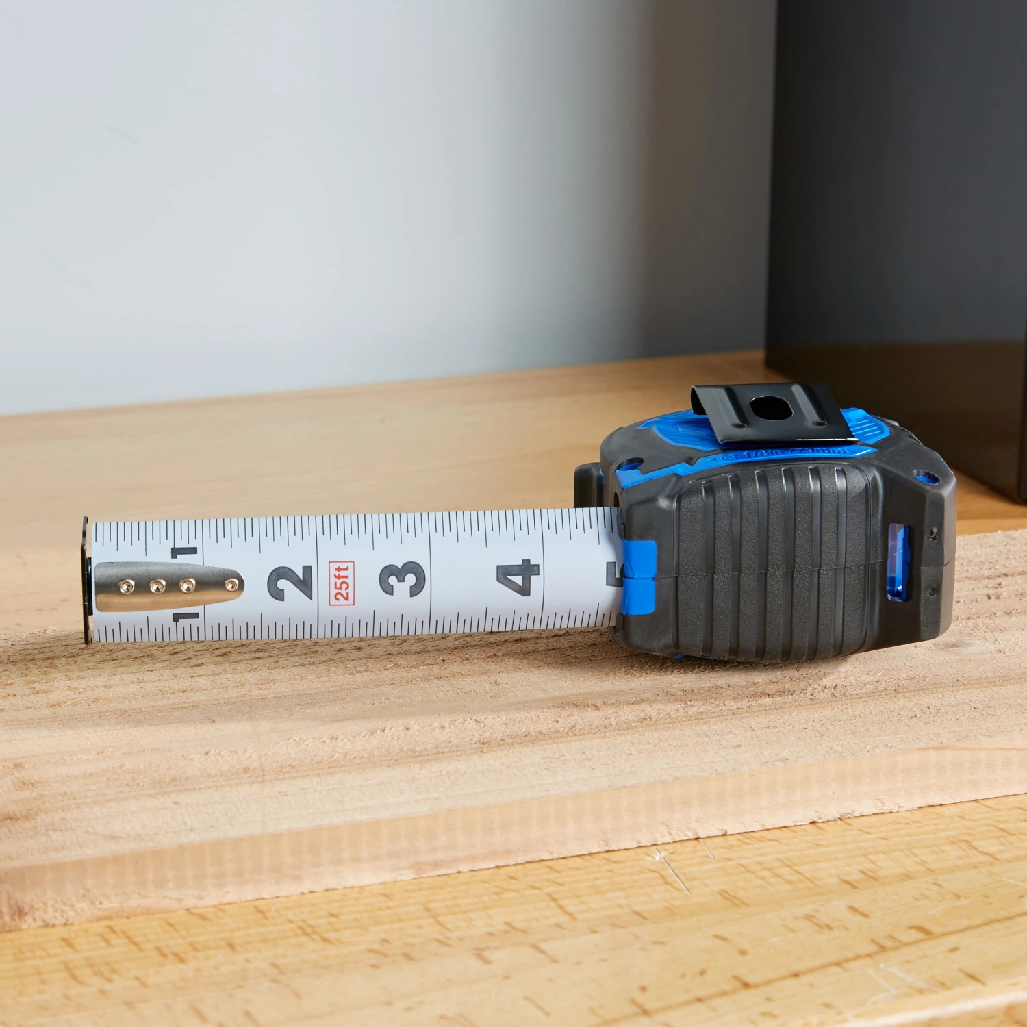 Kobalt Tape Measures 25 Ft. Kobalt Compact Magnetic Wide Blade 3 Kobalt Tape Measures 25 Ft. Kobalt Compact Magnetic Wide Blade - Image 3