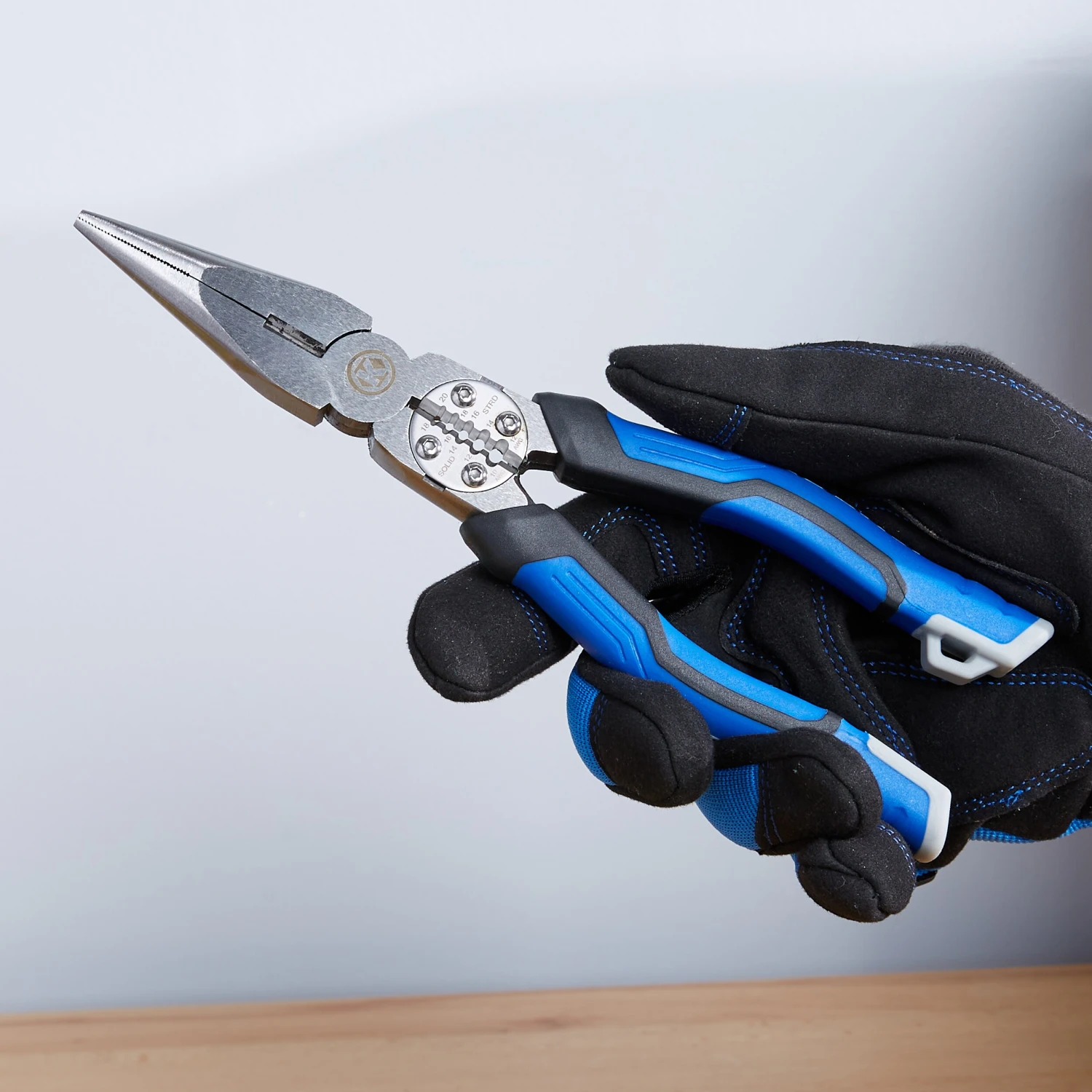 Kobalt 8-in Electrical Long Nose Pliers with Wire Cutter 2 Kobalt 8-in Electrical Long Nose Pliers with Wire Cutter - Image 2