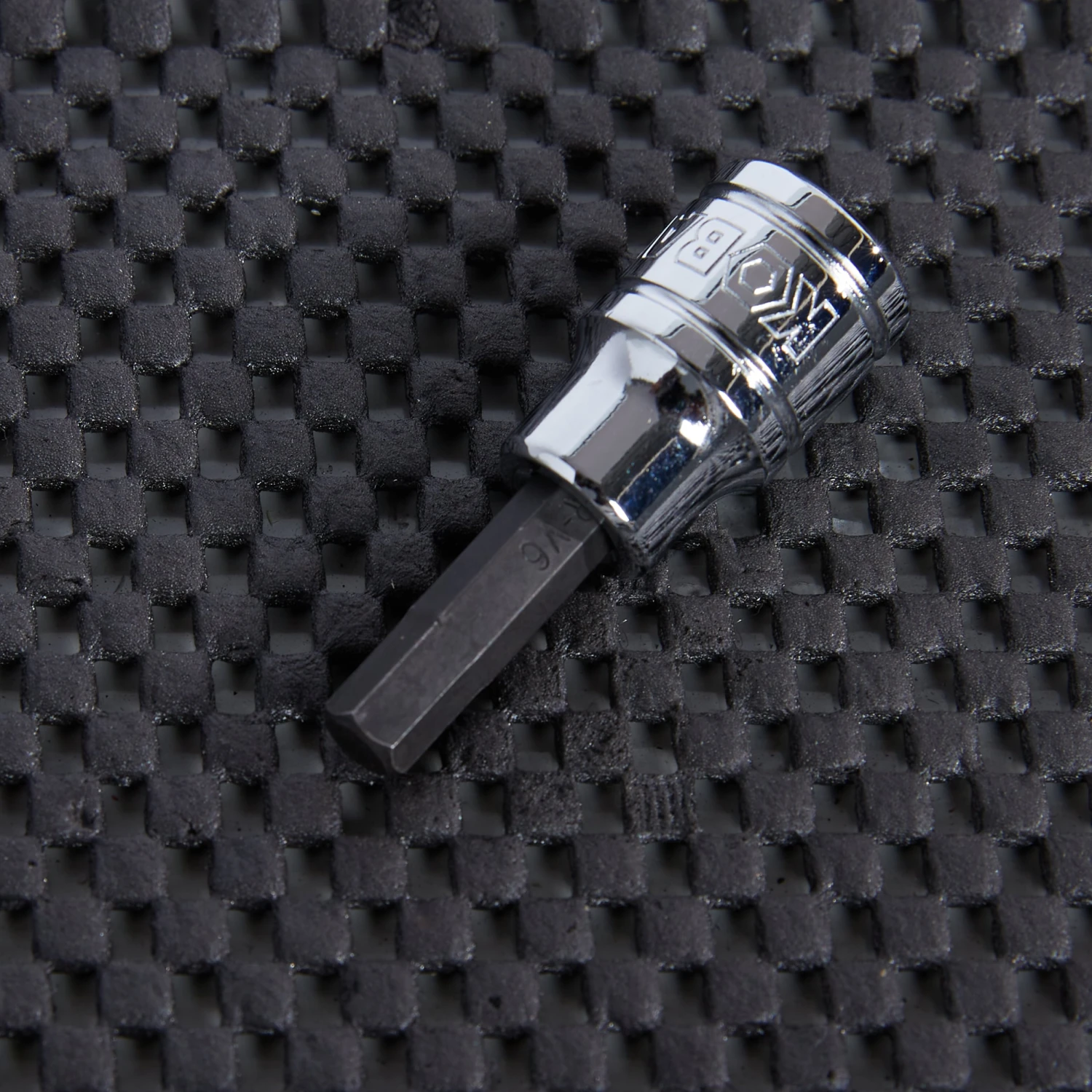 Kobalt Driver Sockets & Sets 3/8-in Drive 6-mm Hex Bit Metric Driver Socket 4 Kobalt Driver Sockets & Sets 3/8-in Drive 6-mm Hex Bit Metric Driver Socket - Image 4