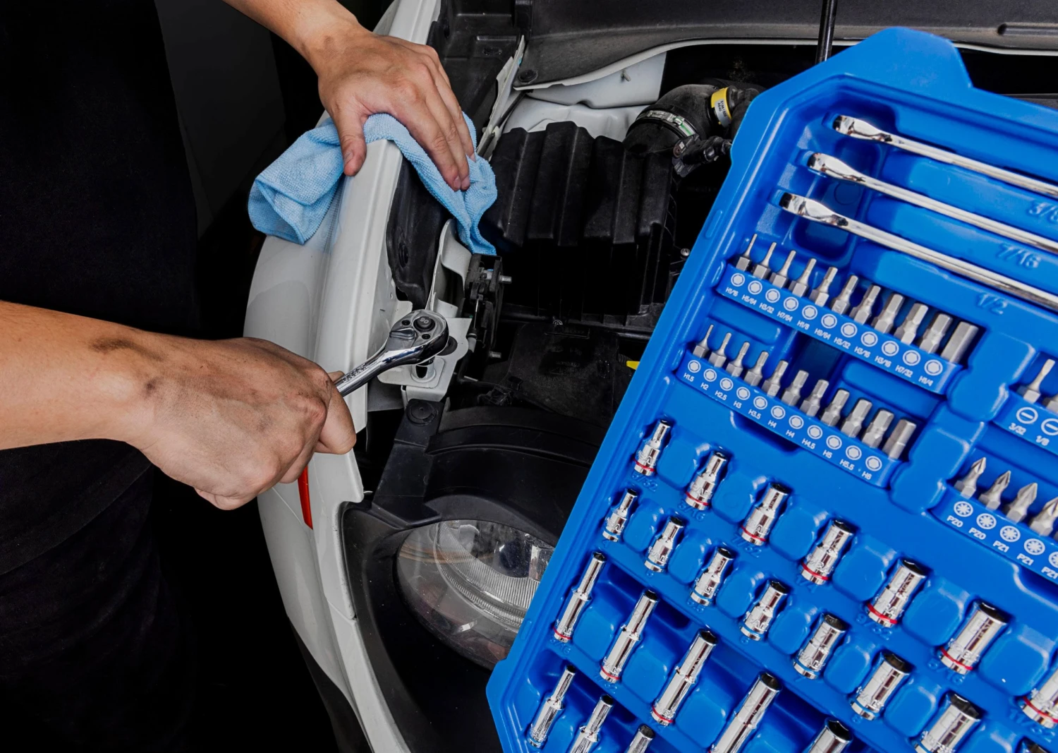 Kobalt Mechanics Tool Sets 309-Piece Standard (SAE) and Metric Combination Polished Chrome Mechanics Tool Set (1/4-in; 3/8-in) 11 Kobalt Mechanics Tool Sets 309-Piece Standard (SAE) and Metric Combination Polished Chrome Mechanics Tool Set (1/4-in; 3/8-in) - Image 11