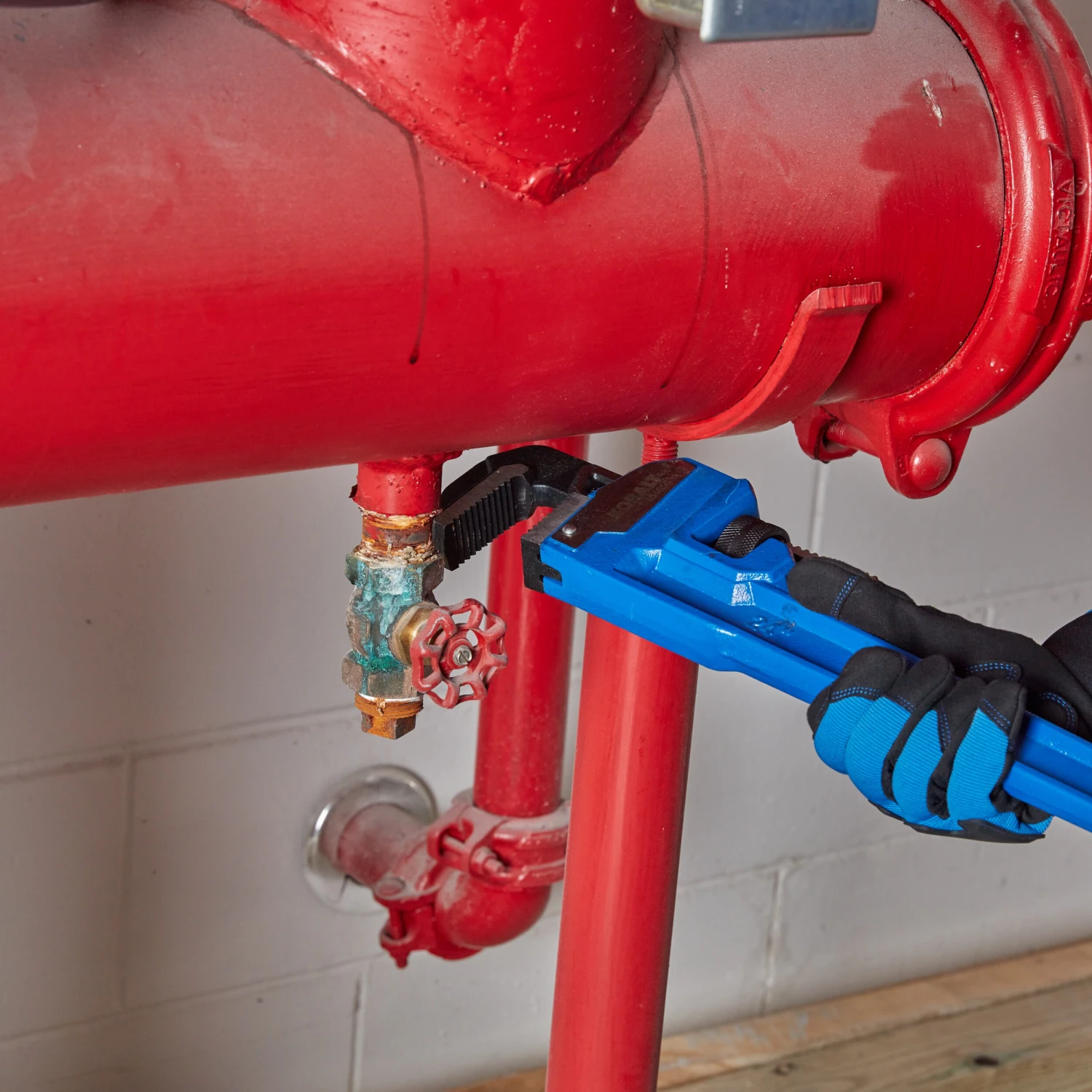 Kobalt Pipe Wrenches 24-in Cast Iron Pipe Wrench 3 Kobalt Pipe Wrenches 24-in Cast Iron Pipe Wrench - Image 3