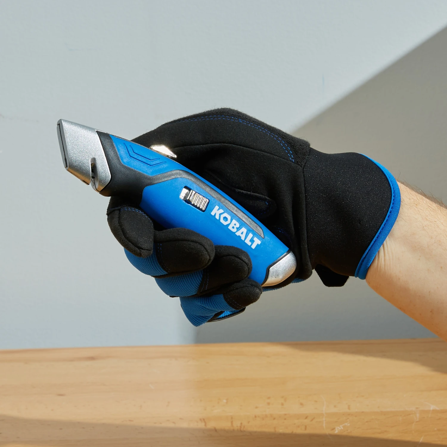 Kobalt Utility Knives 3-Blade Retractable Utility Knife with On Tool Blade Storage 3 Kobalt Utility Knives 3-Blade Retractable Utility Knife with On Tool Blade Storage - Image 3