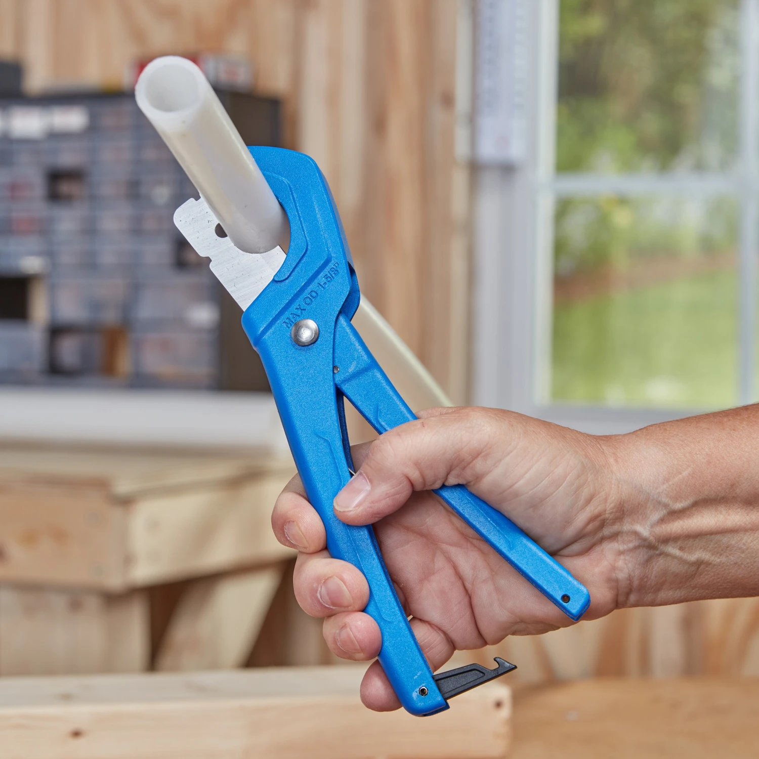 Kobalt Pipe Cutters 1-1/4-in Poly Tube Cutter 3 Kobalt Pipe Cutters 1-1/4-in Poly Tube Cutter - Image 3