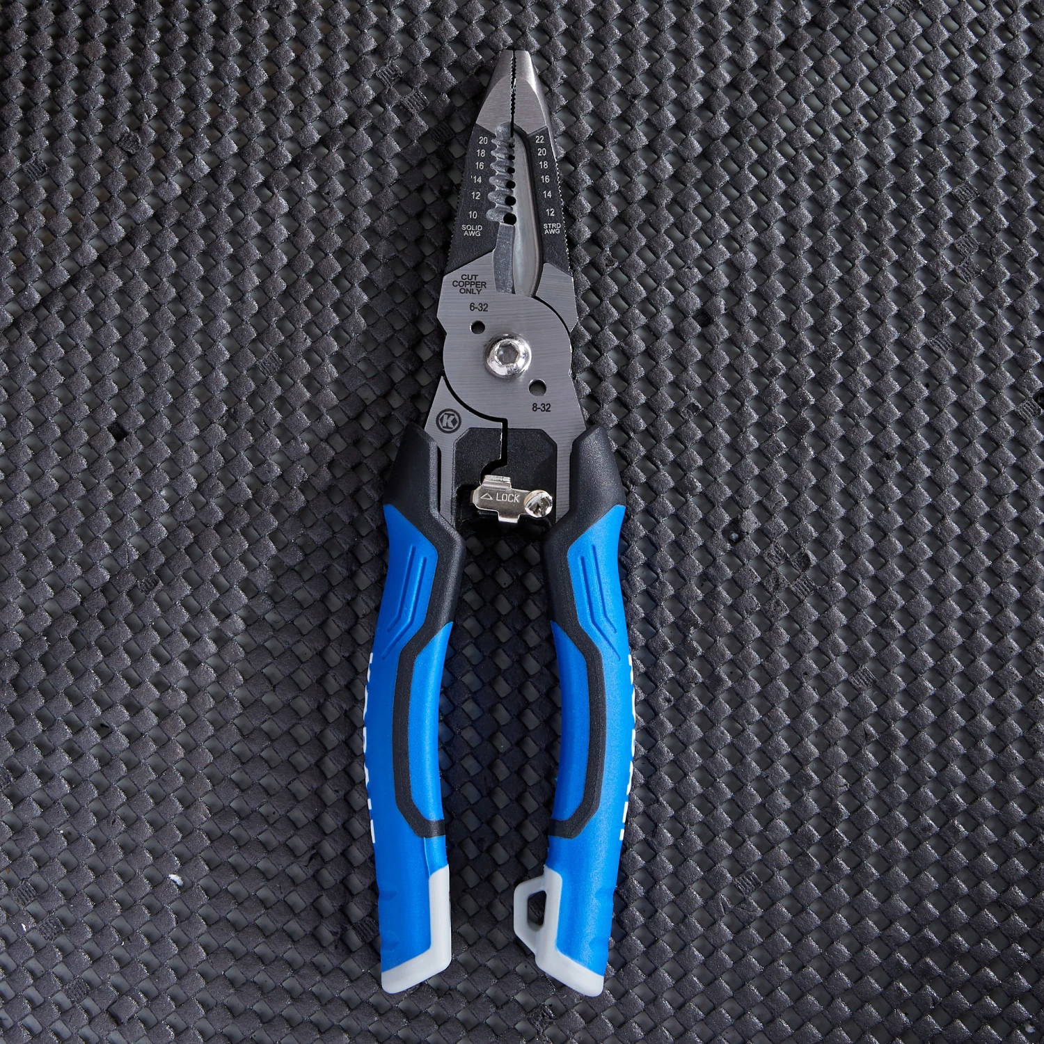 Kobalt 9.3-in Electrical Long Nose Pliers with Wire Cutter 4 Kobalt 9.3-in Electrical Long Nose Pliers with Wire Cutter - Image 4