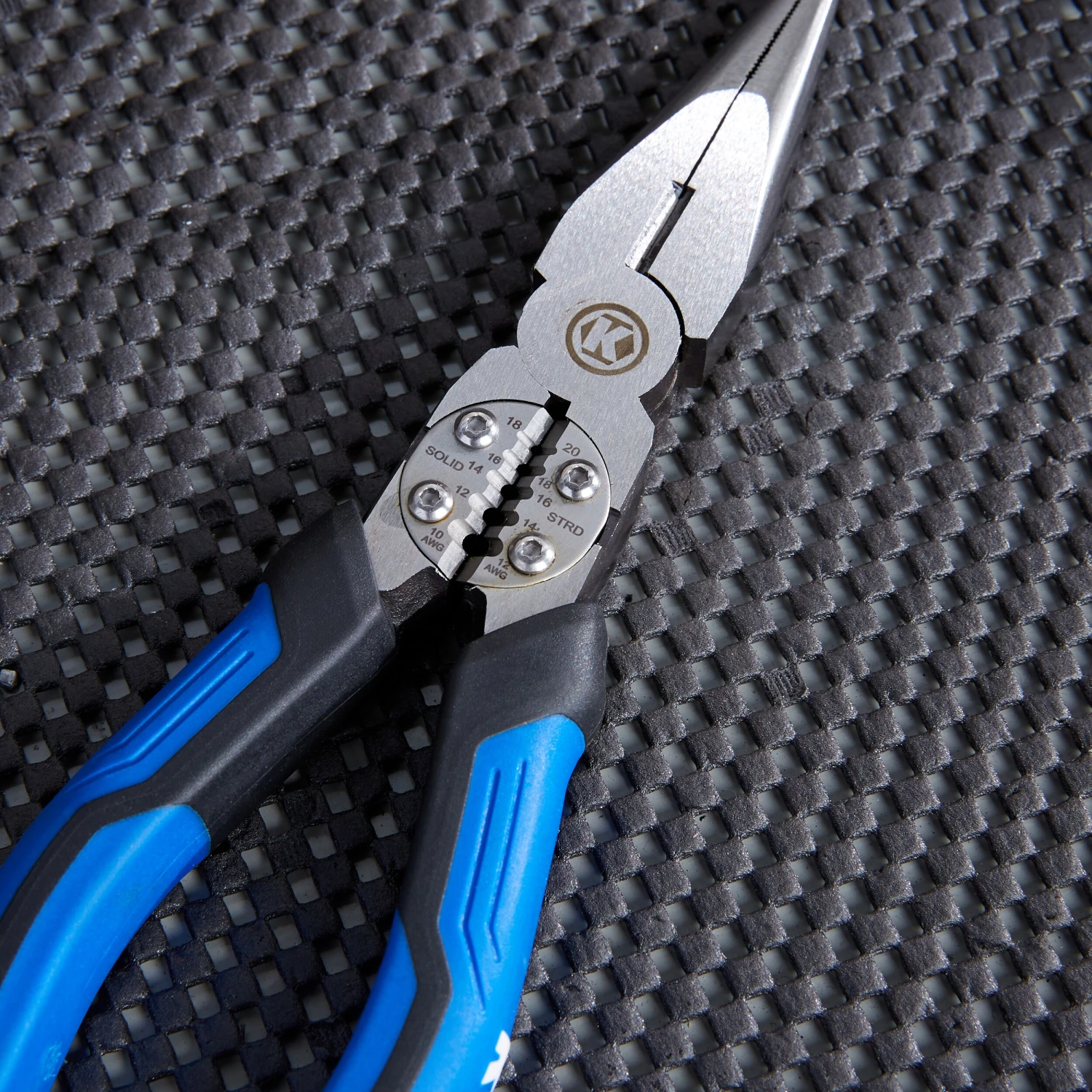 Kobalt 8-in Electrical Long Nose Pliers with Wire Cutter 3 Kobalt 8-in Electrical Long Nose Pliers with Wire Cutter - Image 3