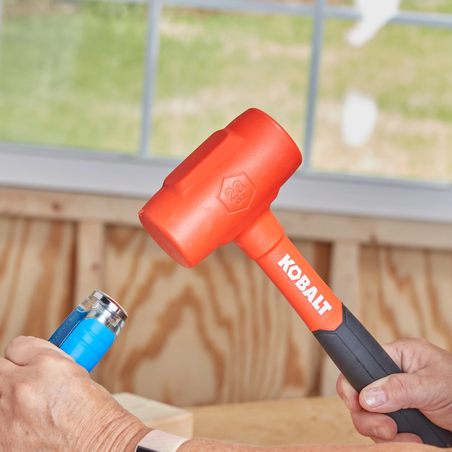 Kobalt Hammers 28-oz Smooth Face Plastic Head Plastic Dead Blow Hammer 4 Kobalt Hammers 28-oz Smooth Face Plastic Head Plastic Dead Blow Hammer - Image 4